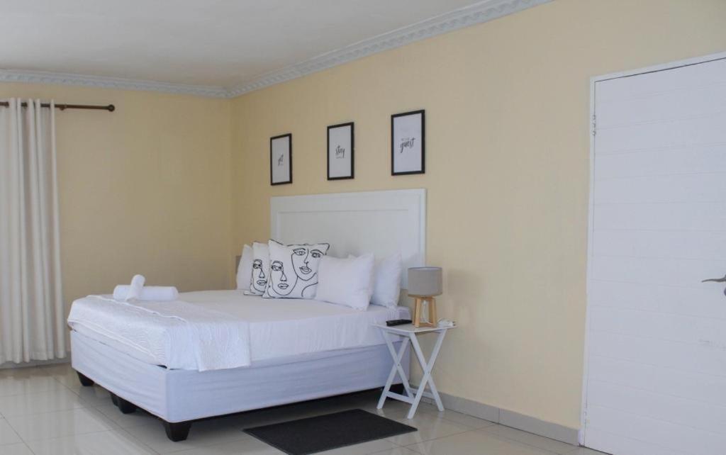 Dineo'S Lodge And Spa Burgersfort Extérieur photo