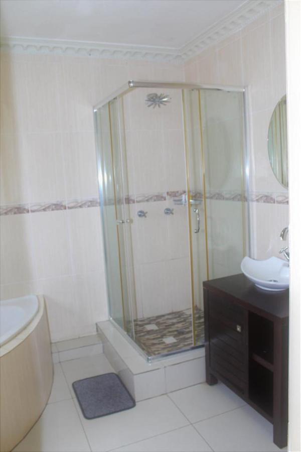 Dineo'S Lodge And Spa Burgersfort Extérieur photo